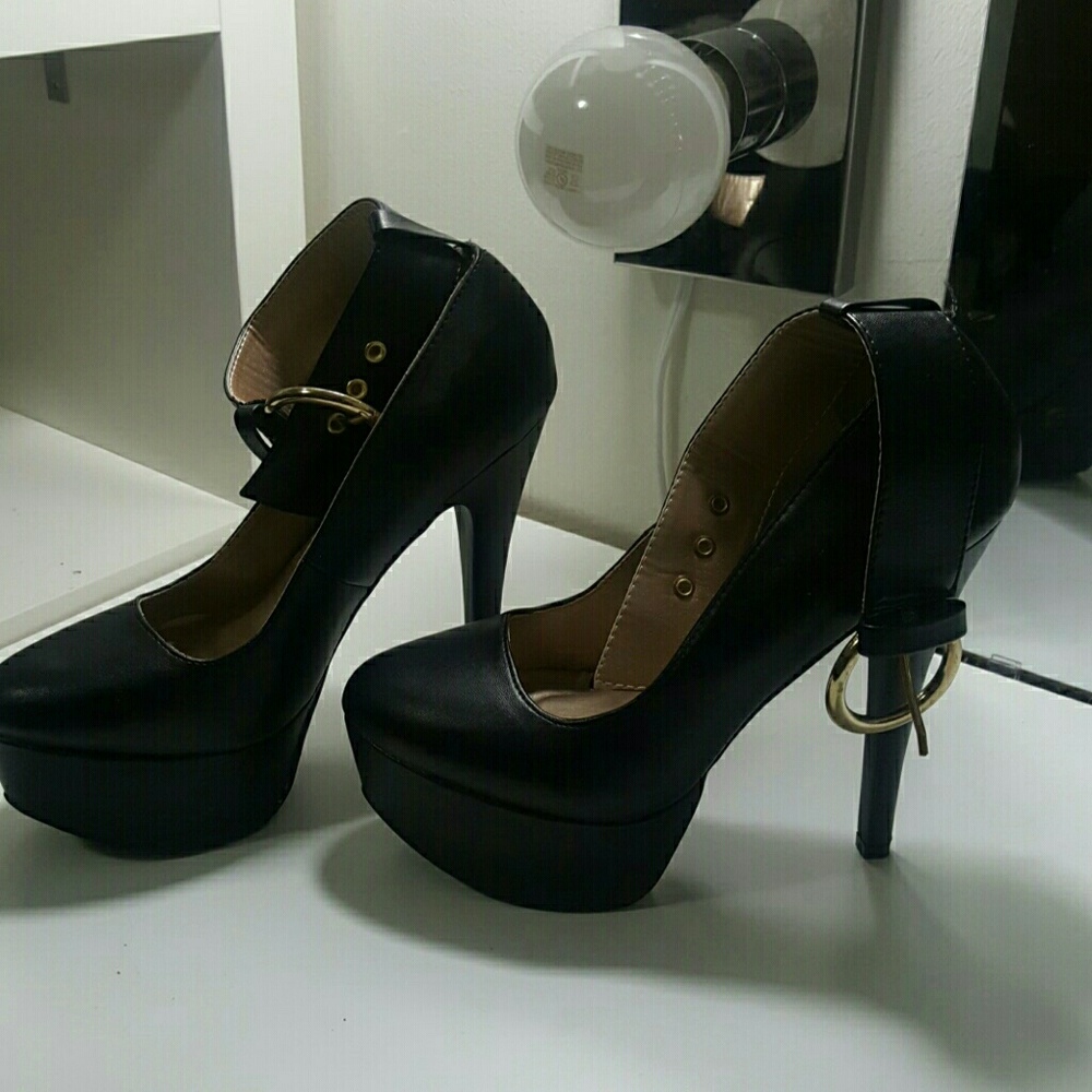 Beautiful black high heels!